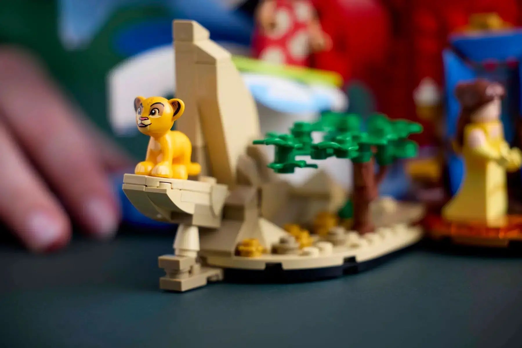 jouet LEGO Ideas La magie Disney 21352 lego