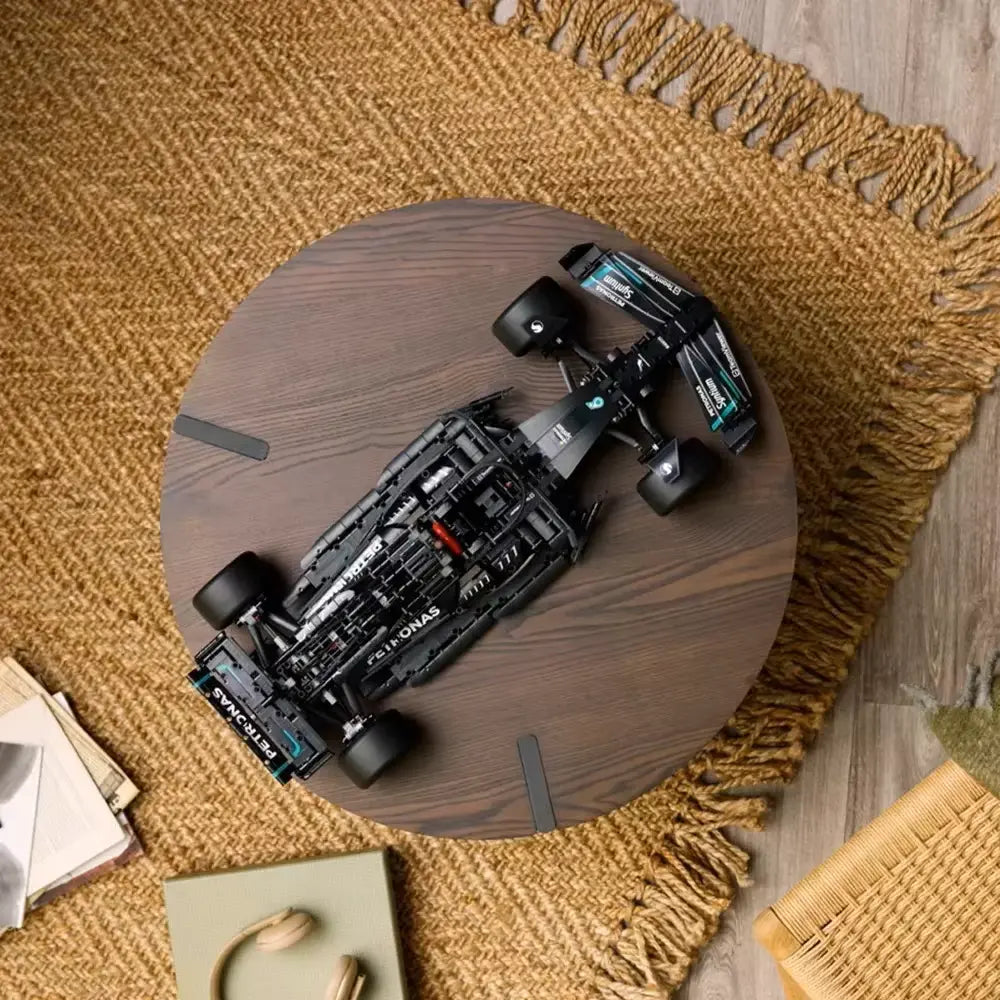 Mercedes-AMG F1 W14 E Performance TECIN HOLDING