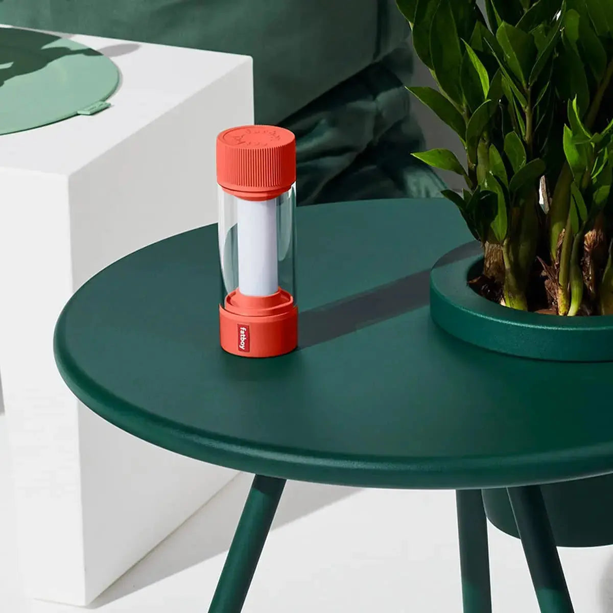 Lampe de Table Fatboy Tjoepke Geranium couleur rouge ou bleu Fatboy